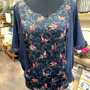 Navy detailed top by TINY Sz med